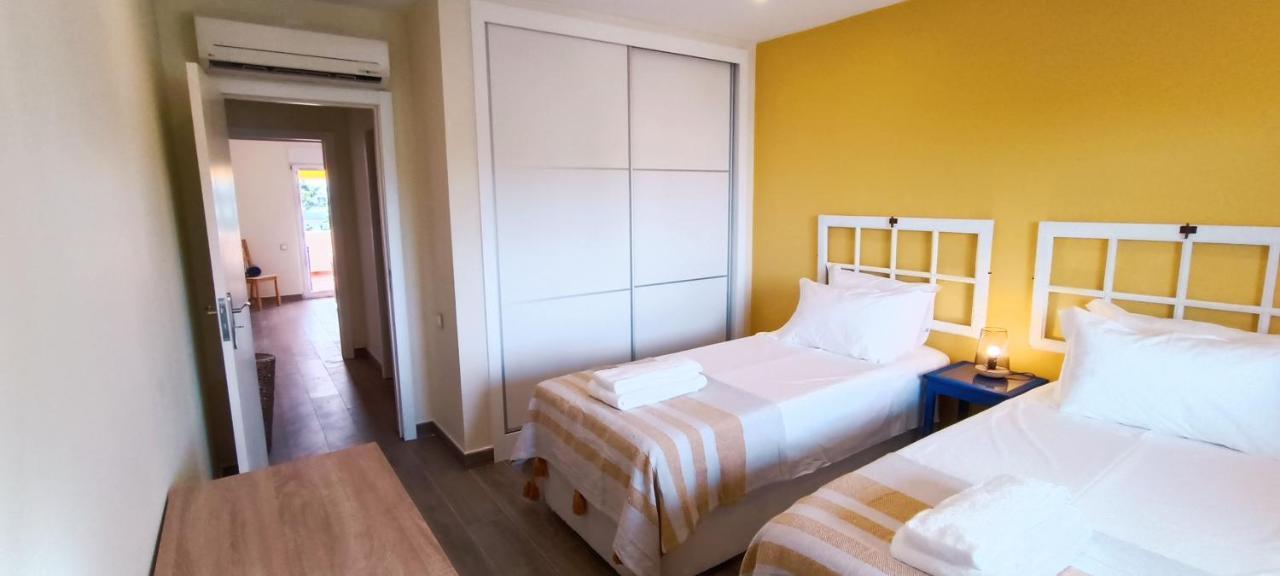 אלבופיירה Blue & Yellow Penthouse With Terrace At Balaia Mar מראה חיצוני תמונה