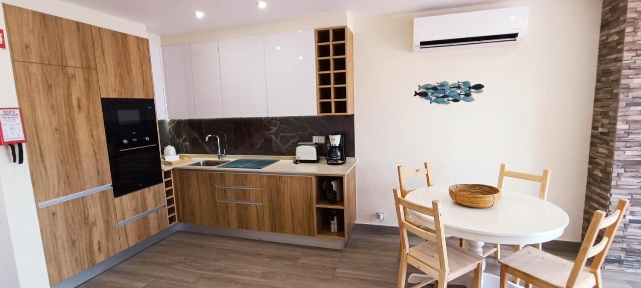 אלבופיירה Blue & Yellow Penthouse With Terrace At Balaia Mar מראה חיצוני תמונה